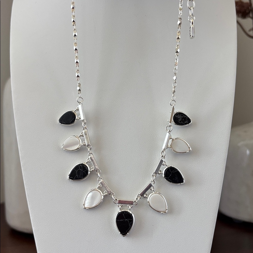 Chaps Choker Necklacec silvertone w/white & black marbleized teardrop stones